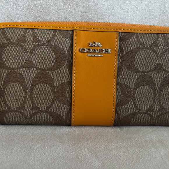 Coach Signature Canvas Drawstring Carryall with Matching Wallet - Picture 10 of 12